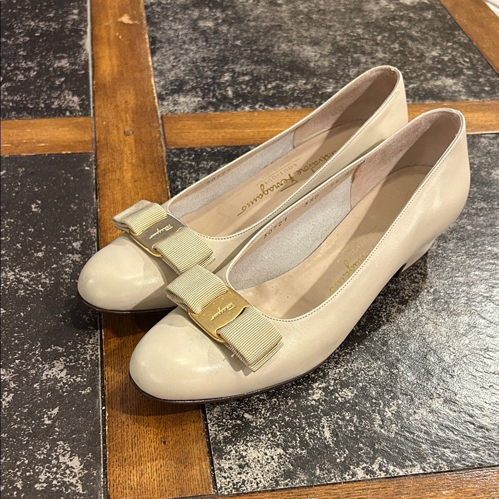 Salvatore Ferragamo Ivory Bow Flats
